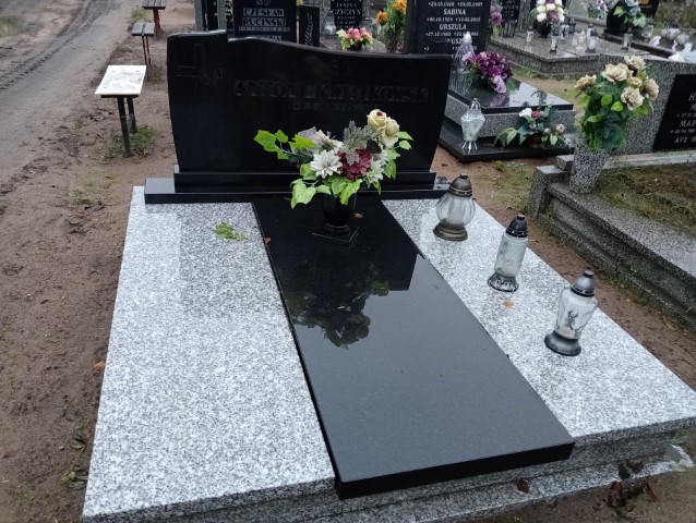 Grób Antoni Kwiatkowski