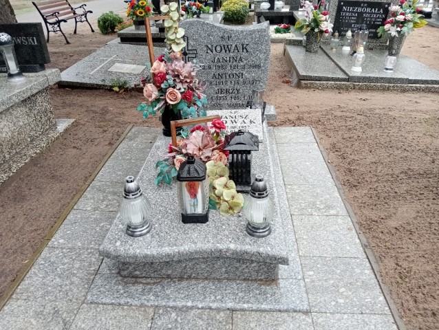 Grób Jerzy Nowak