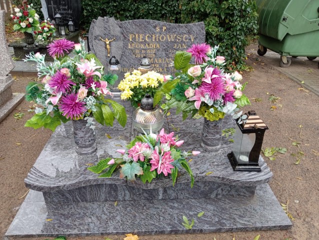 Grób Leokadia Piechowska